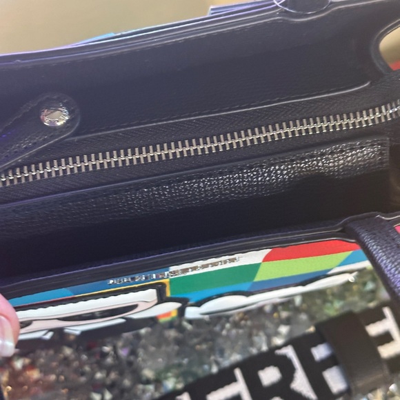 NWT - Karl Lagerfeld Paris Maybelle Satchel. - Picture 3 of 11